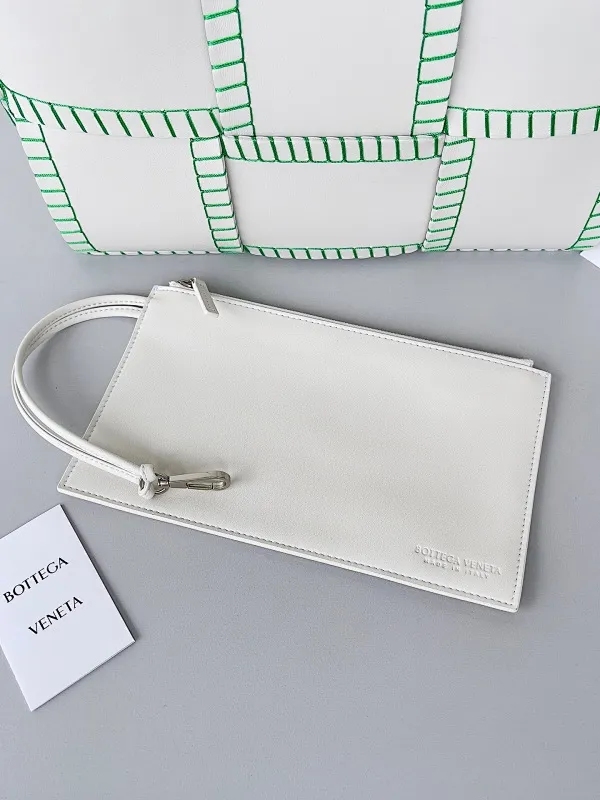 All categories 💚 Authentic bags 💚 BV 2025 new style 𝗕𝗼𝘁𝘁𝗲𝗴𝗮 𝗩𝗲𝗻𝗲𝘁𝗮 Tote bag